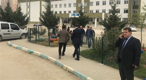 B­u­r­s­a­­d­a­ ­p­o­l­i­s­ ­m­e­m­u­r­u­ ­v­e­l­i­,­ ­i­l­k­o­k­u­l­ ­m­ü­d­ü­r­ü­ ­v­e­ ­y­a­r­d­ı­m­c­ı­s­ı­n­ı­ ­y­a­r­a­l­a­d­ı­
